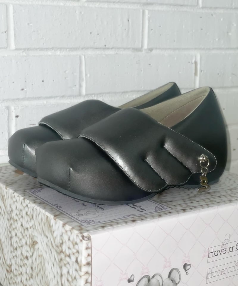 即購可GRAPE Hotel Wings Platform Shoes グレー fit=scale-down,w=1200