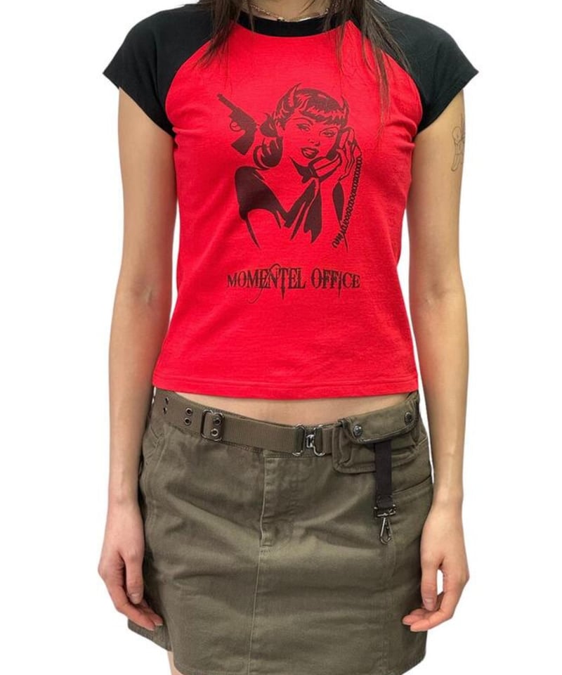 MOMENTEL Office black red nagrang t-shir | I/O