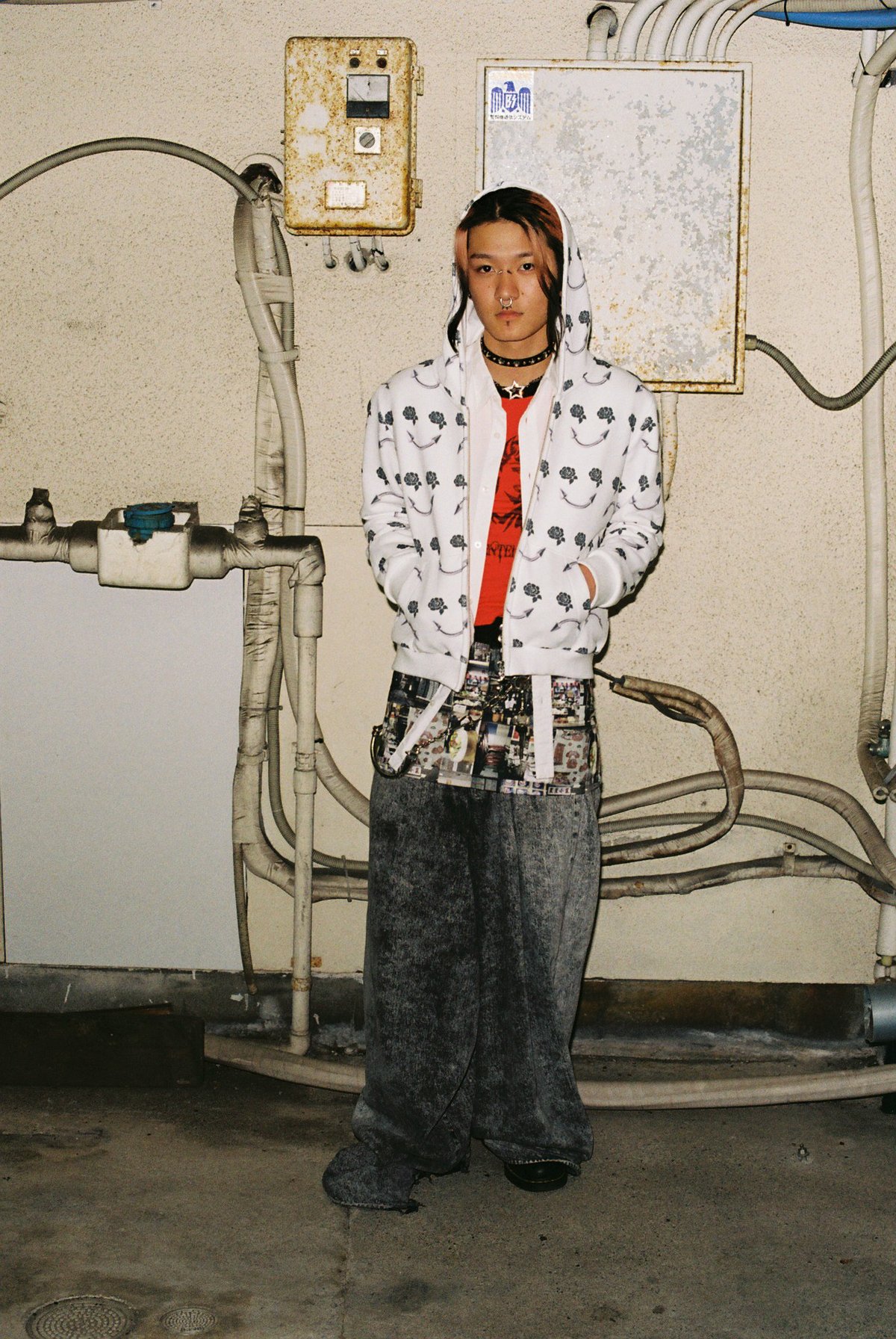 momentel フーディー MOMENTEL / SMILE PIERCING HOODIE | I/O PORT
