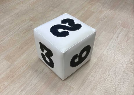 【1品限り】数字サイコロ白（柔らかウレタン仕様）