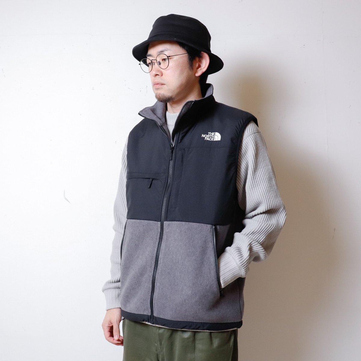 THE NORTH FACE マウンテンパーカ ジップアップ カーキ ナイロン