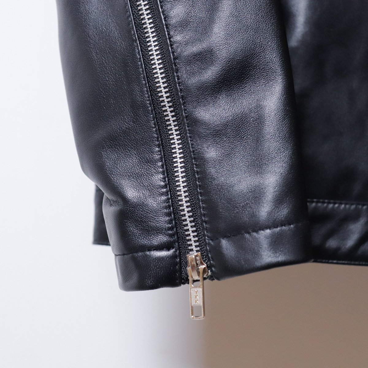 再入荷【MEN'S】modem design[モデムデザイン] ラムレザーシングル