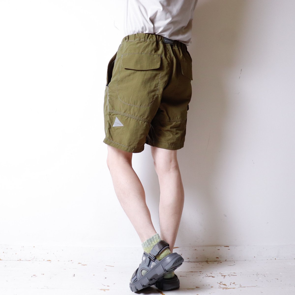 【UNISEX】and wander[アンドワンダー] Ny taffeta hiker sh