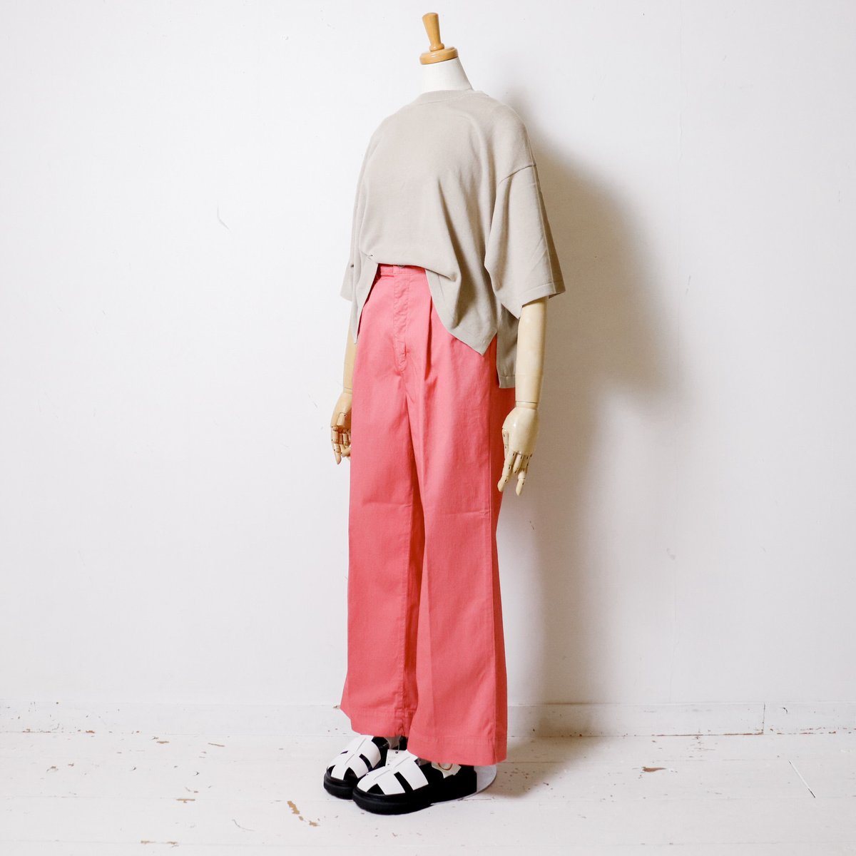 YANUK ヤヌーク　ウォッシュドテーパードトラウザー コーディネート詳細 | YANUK ONLINE STORE
