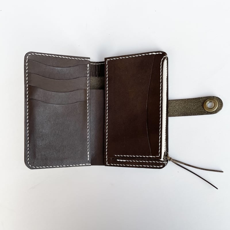 ミドルウォレット　オリーブ Middle wallet Olive本革 二つ折り財布 ウォレット オリーブ (留め具付