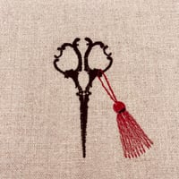 刺繍付きリネン生地