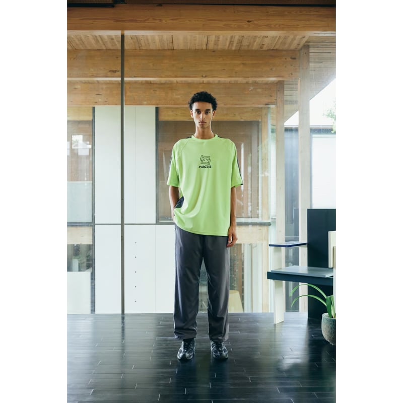 COMFORTABLE REASON - Shift The Focus Mesh Tee |