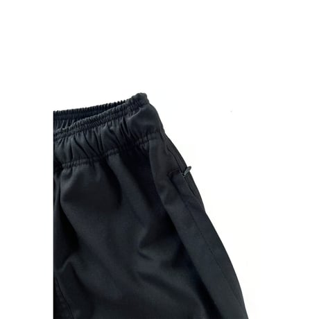 COMFORTABLE REASON - Cropped Shorts