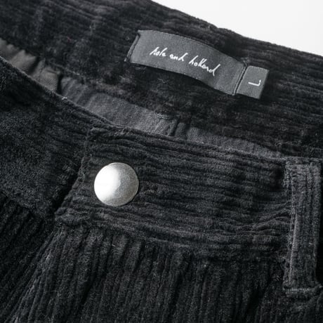 HOLE AND HOLLAND - CORD SMOOTH PANTS