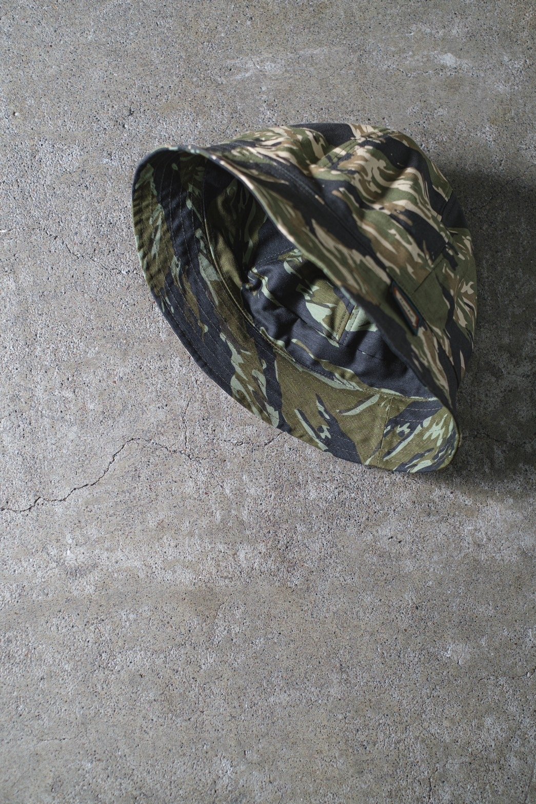 RWCHE - REVERSIBLE CAMO HAT | LOFT
