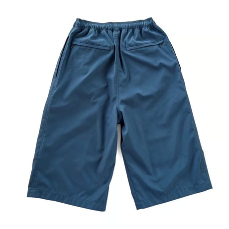 COMFORTABLE REASON - Cropped Shorts