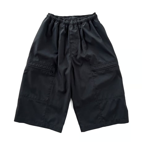 COMFORTABLE REASON - Cropped Shorts