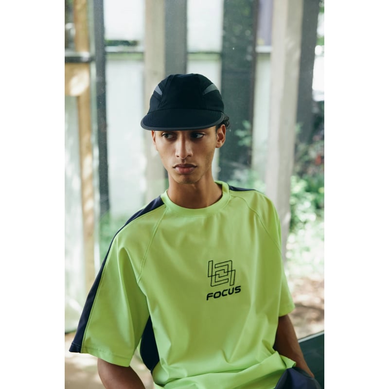 COMFORTABLE REASON - Shift The Focus Mesh Tee |