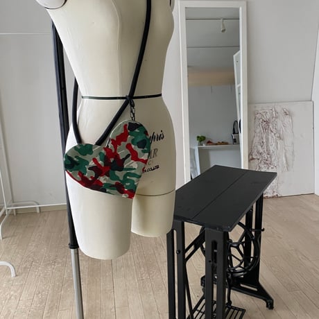 Spain "CAMO" ❤️HEART pouch