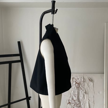 1M design "VEST"