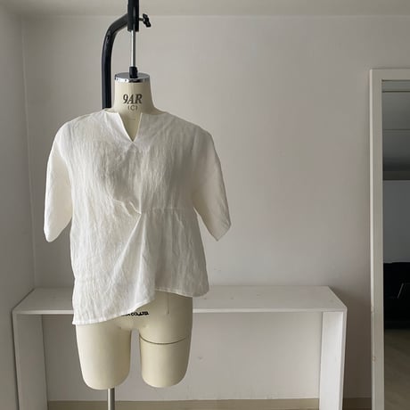 WHITE linen "HOLLOW" blouse