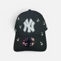 【リメイク】New Era 9TWENTY / NYヤンキース カスタムスタッズ＆ローズ刺繍キャップ（ブラック）