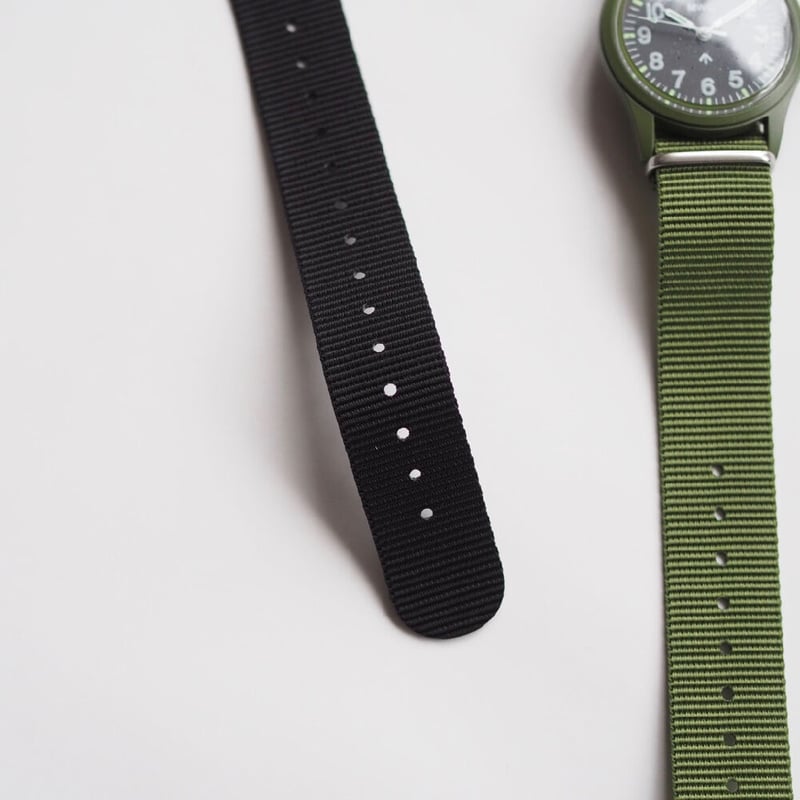 MWC MILITARY QUARTZ 腕時計 ブラック MWC Mechanical/Quartz Hybrid NATO Pattern Military Pilots