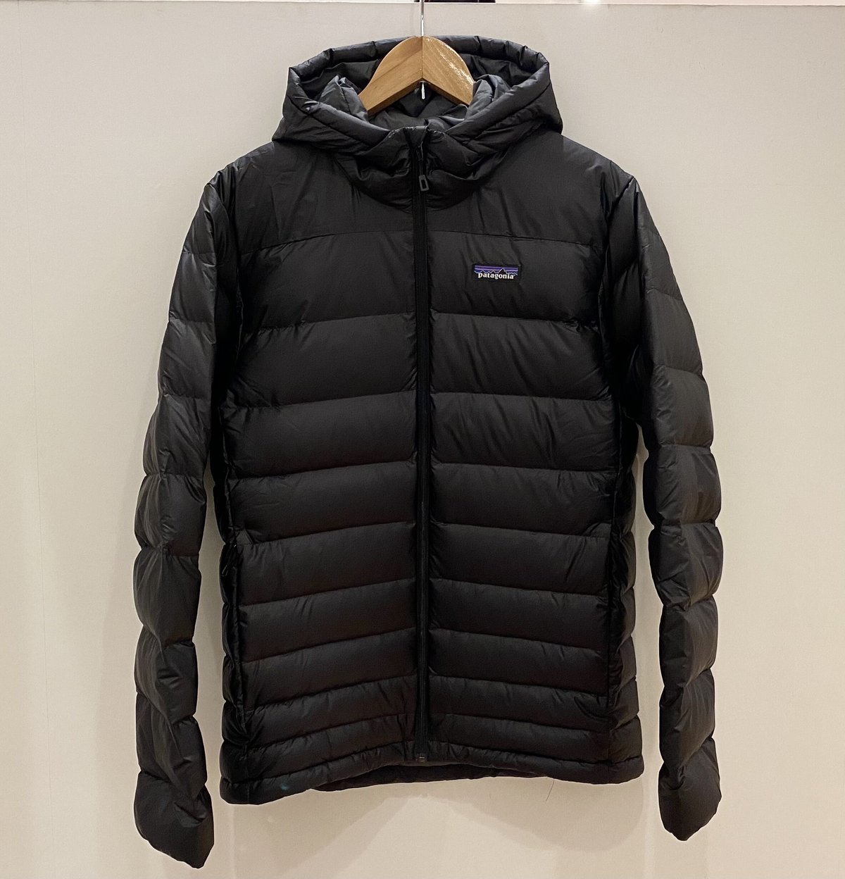 patagonia パタゴニア ハイロフトダウンフーディー ダウンジャケット fit=scale-down,w=1200