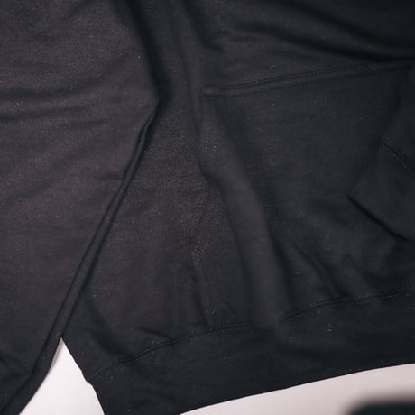 【AFYF ON GILDAN社】 DARK BEAR HOODED SW [BLACK-SLEEVE BEAR]