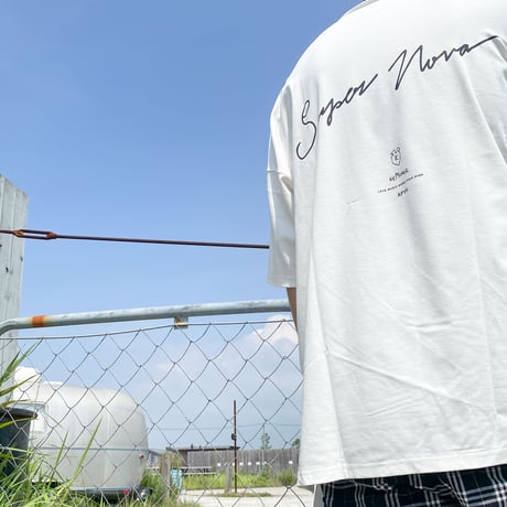 【AFYF】 KMN LIKE HUMAN PREMIUM T SHIRT [WH-DRUM]