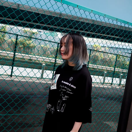 【AFYF】 KMN LIKE HUMAN PREMIUM T SHIRT [BK-GUITAR]