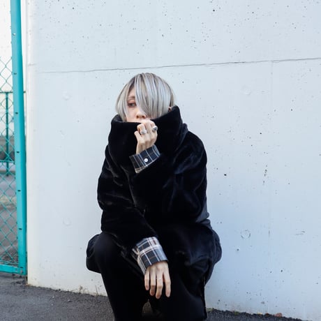 【AFYF】OFF TURTLE PONCHO [FUR BLK］