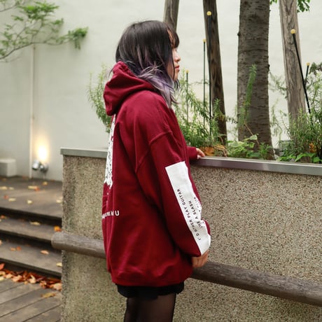 【AFYF ON GILDAN社】 DARK BEAR HOODED SW [MAROON-TSUMUTSUMU]