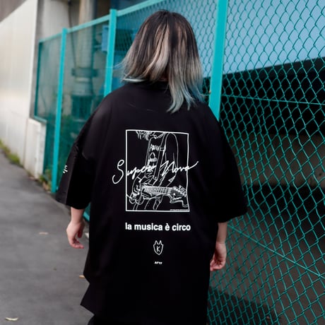 【AFYF】 KMN LIKE HUMAN PREMIUM T SHIRT [BK-GUITAR]
