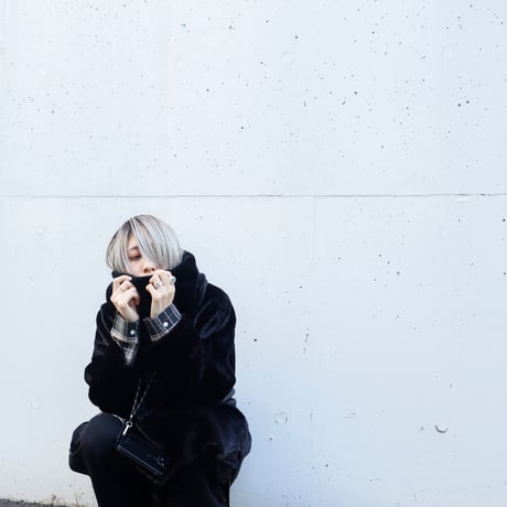 【AFYF】OFF TURTLE PONCHO [FUR BLK］