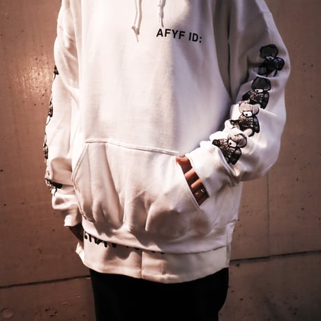 【AFYF ON GILDAN社】 DARK BEAR HOODED SW [WHITE-SLEEVE BEAR]