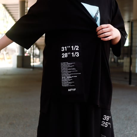 【AFYF】 KMN LIKE HUMAN PREMIUM T SHIRT [BK-BASS]