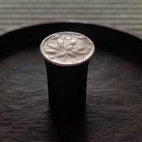 南鐐刻花蓮花文茶器