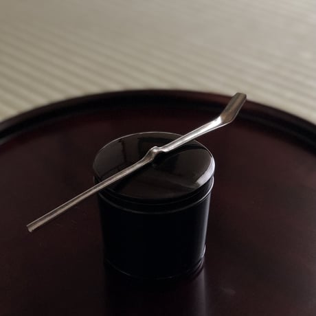 南鐐中節茶杓【いぶし銀】
