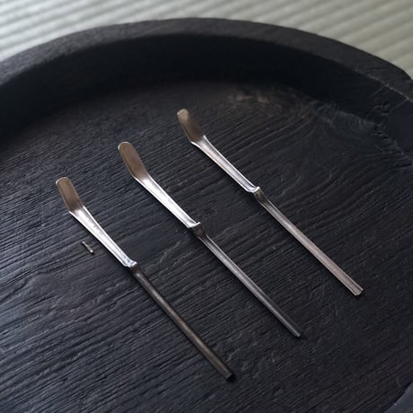 南鐐中節茶杓【白と黒】