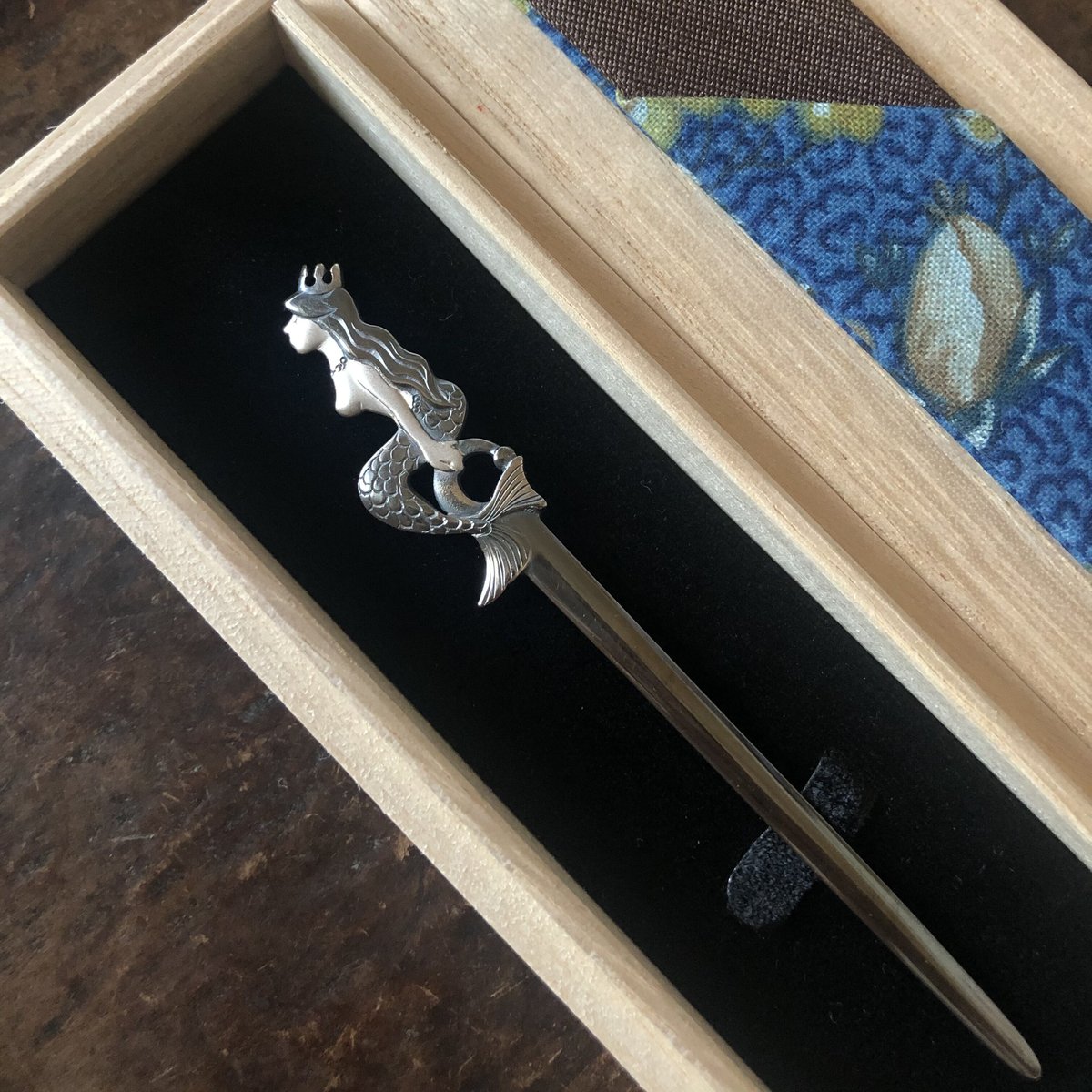 魚の彫刻 石製 箱入り fit=scale-down,w=1200