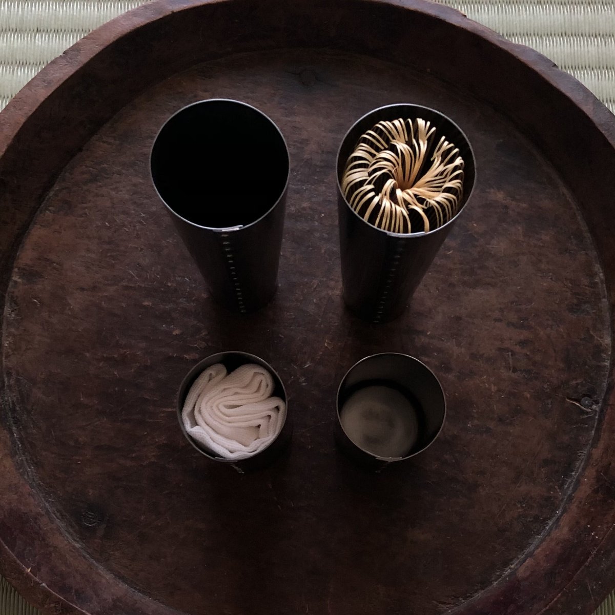 堆朱　座卓上　茶色と黒の模様 堆朱 座卓上 茶色と黒の模様 堆朱 座卓上 茶色と黒の模様