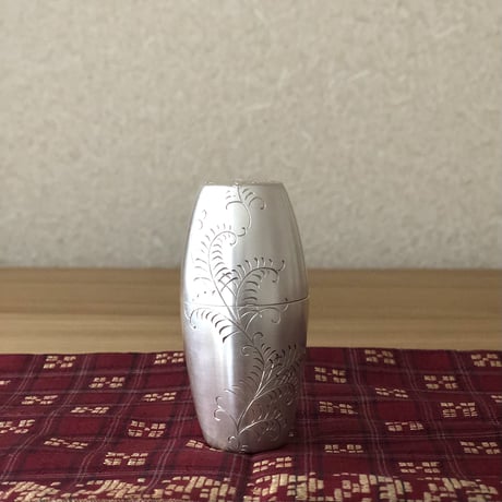 【専用品】お守り棗【鎚目に松唐草、いぶし銀仕上げ】