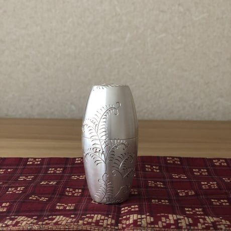 【専用品】お守り棗【鎚目に松唐草、いぶし銀仕上げ】