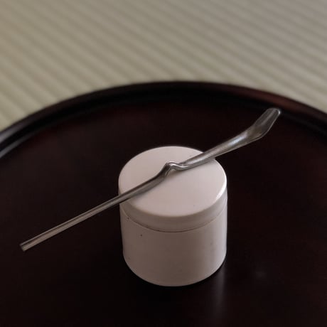 南鐐中節茶杓【いぶし銀】