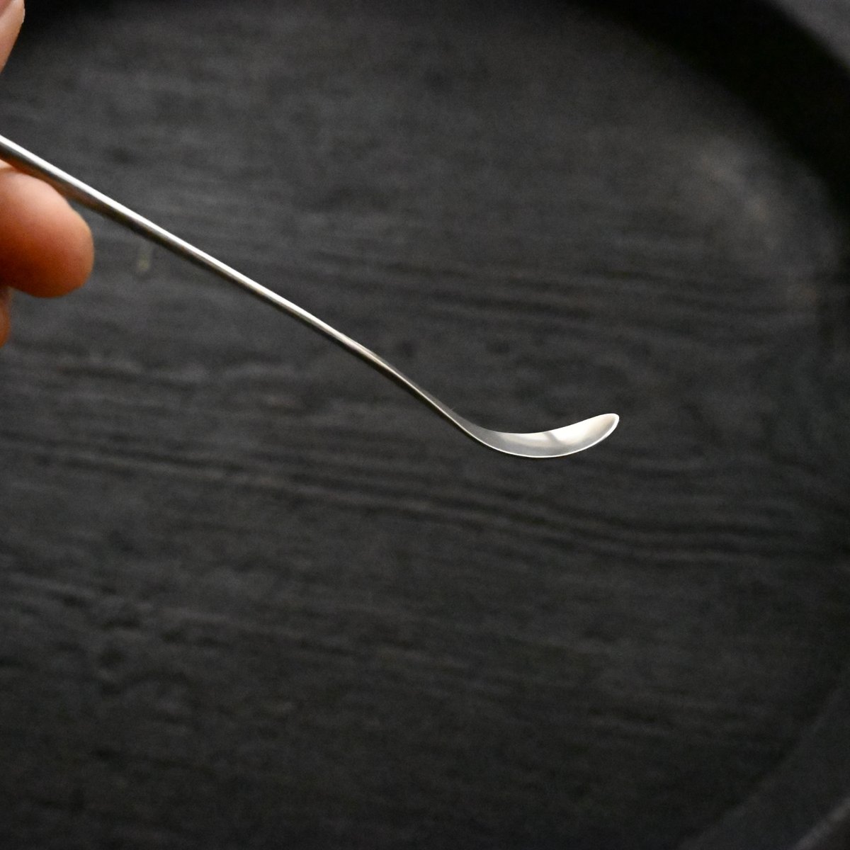 南鐐細茶杓（小・櫂先丸） | metal smith Yukari Ohara