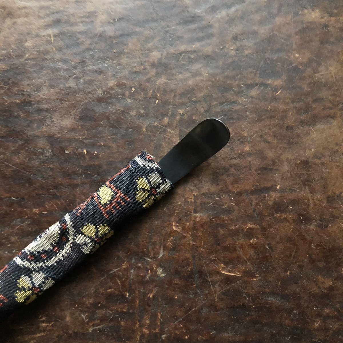 茶杓【黒と白】 | metal smith Yukari Ohara