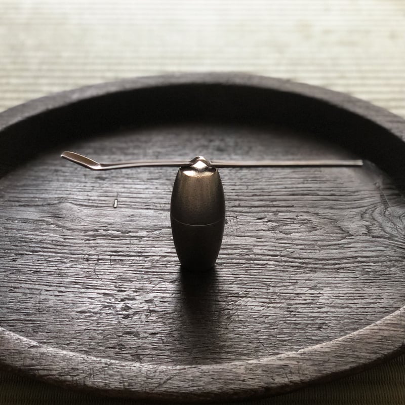 純銀　足銀999.58 g お守リ 南鐐お守り棗【石目•いぶし銀仕上げ】 | metal smith Yukari Ohara