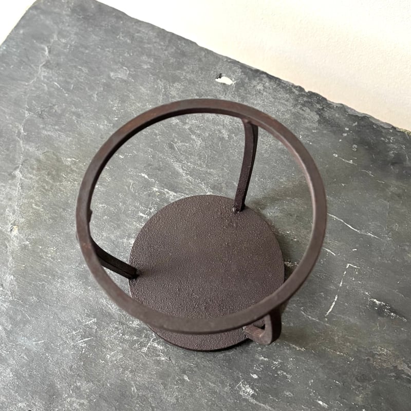 錆鉄三脚台 小 C | metal smith Yukari Ohara 錆鉄三脚台 小 C | metal smith Yukari Ohara