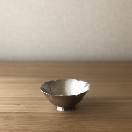 銀製　盃一対 Amazon.co.jp: 大盃 大盃寿 金 銀 24K GP 白金 研ぎ出し 対 共箱