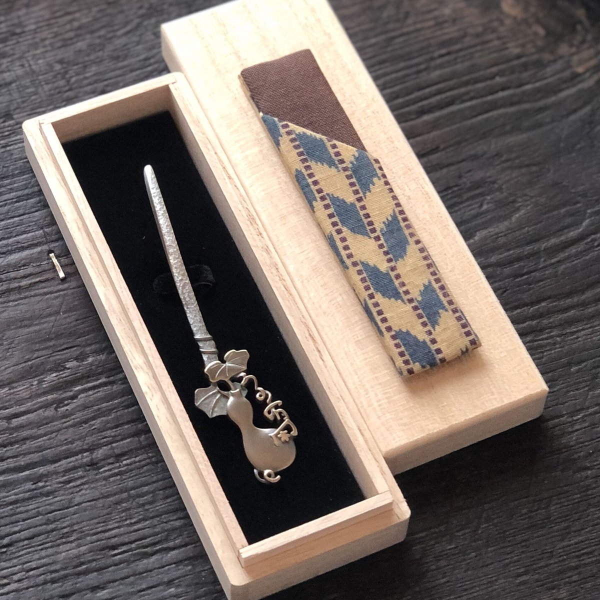 瓢箪　瓢　v693 上州瓢箪 ひょうたんの置物022 黒金箔 高さ34cm 金箔貼り加工