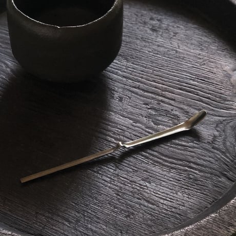 南鐐中節茶杓【二段撓め•いぶし銀③】