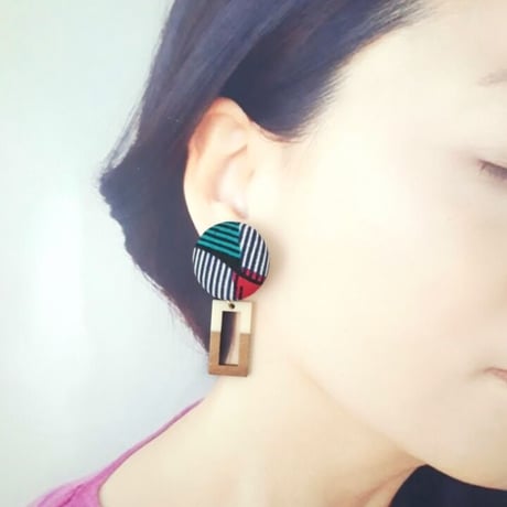 アフリカンプリント ピンク×グリーン ウッドパーツ　ピアス/イヤリング