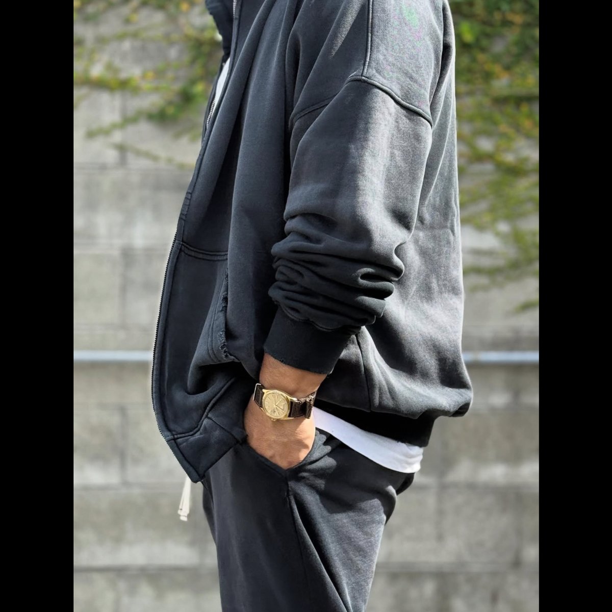 パンツ MOOJI MOOJI US Sweat Pants Aged Black MOOJI MOOJI US Sweat Pants Aged Black Model 173cm M着用 Available