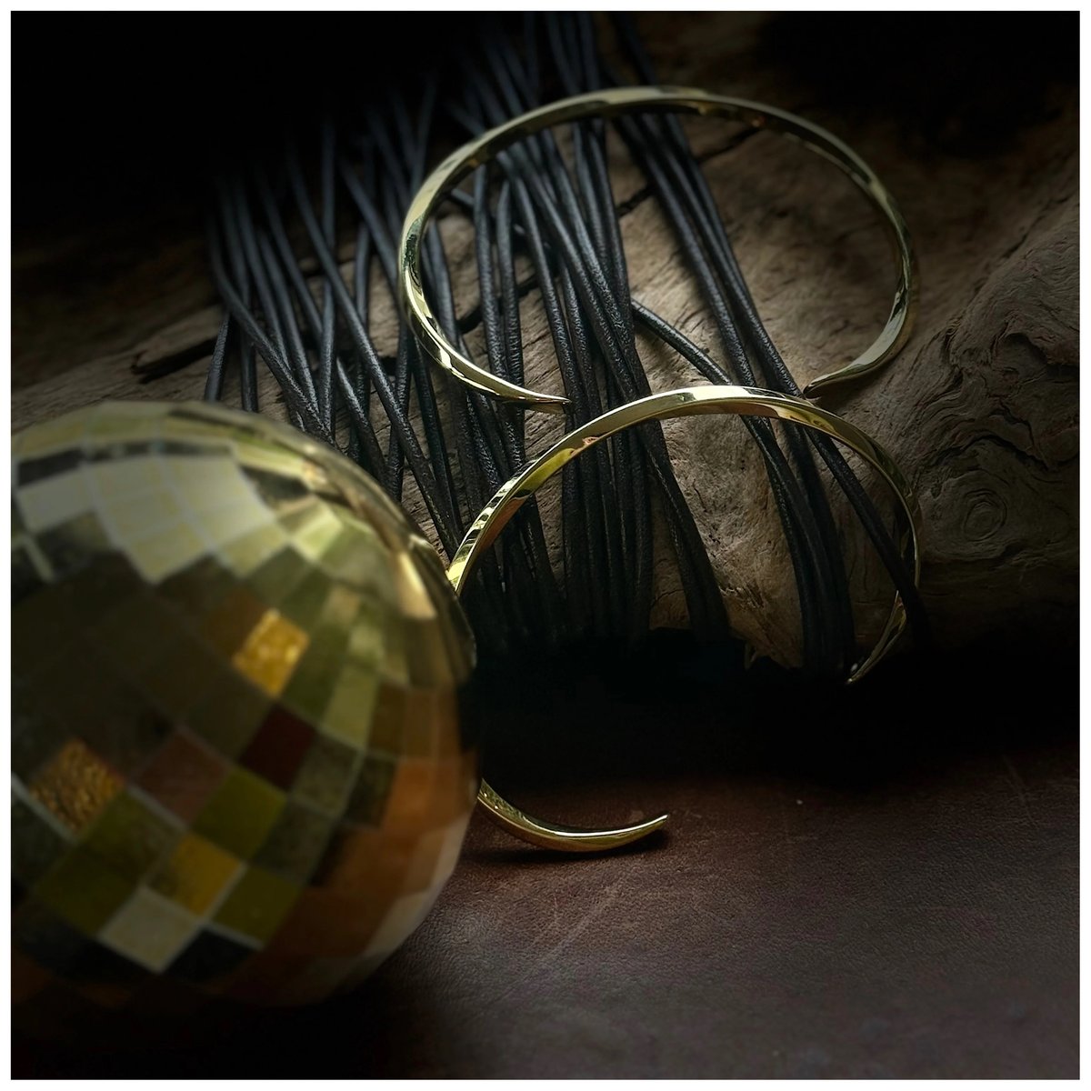 BRÚ NA BÓINNE】トルネードバングル ナロー〝brass〟 | BAKU STORE